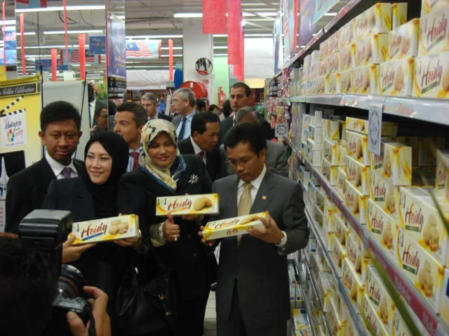 Promosi Luar Negara — MOU bersama Importer dari Beijing — Produk mendapat “Top Sales di- — Carrefour Paris