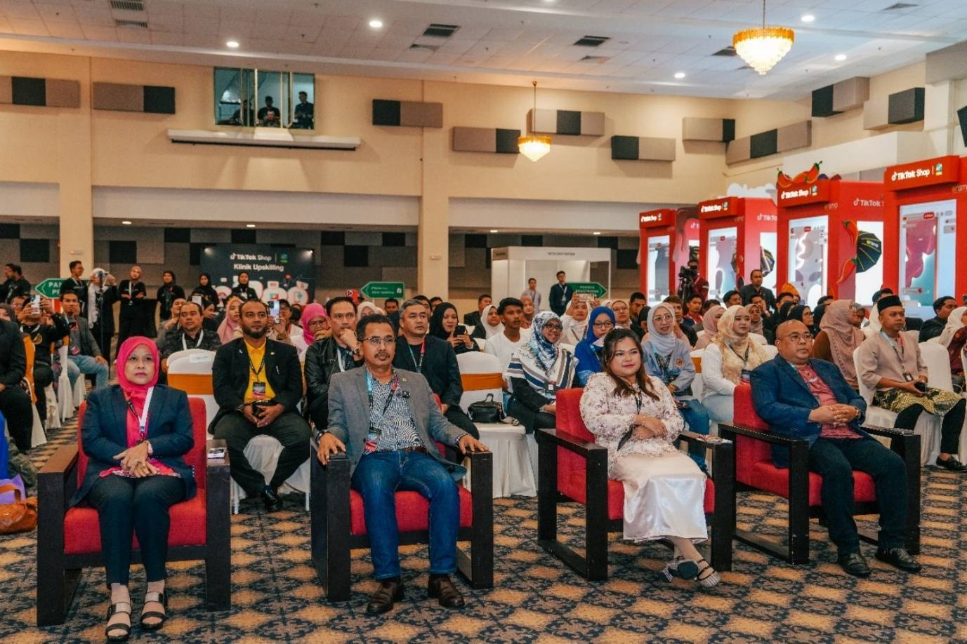 Figure 2: Distinguished guests at AMTTSE Closing Ceremony